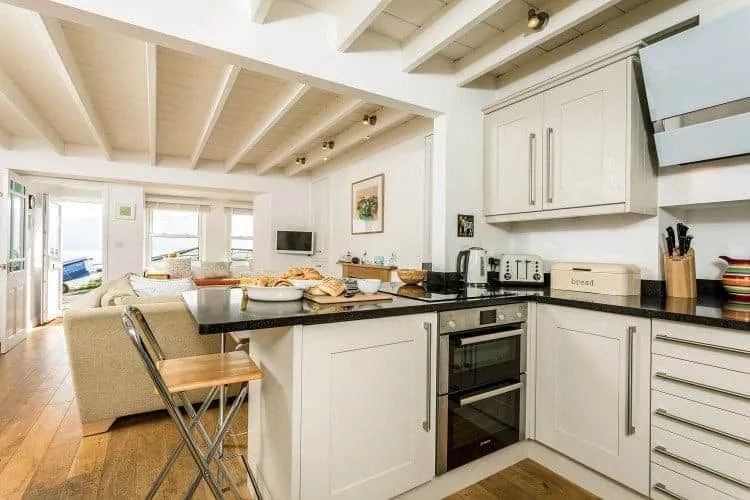 4 Coastguard Cottage photo 4