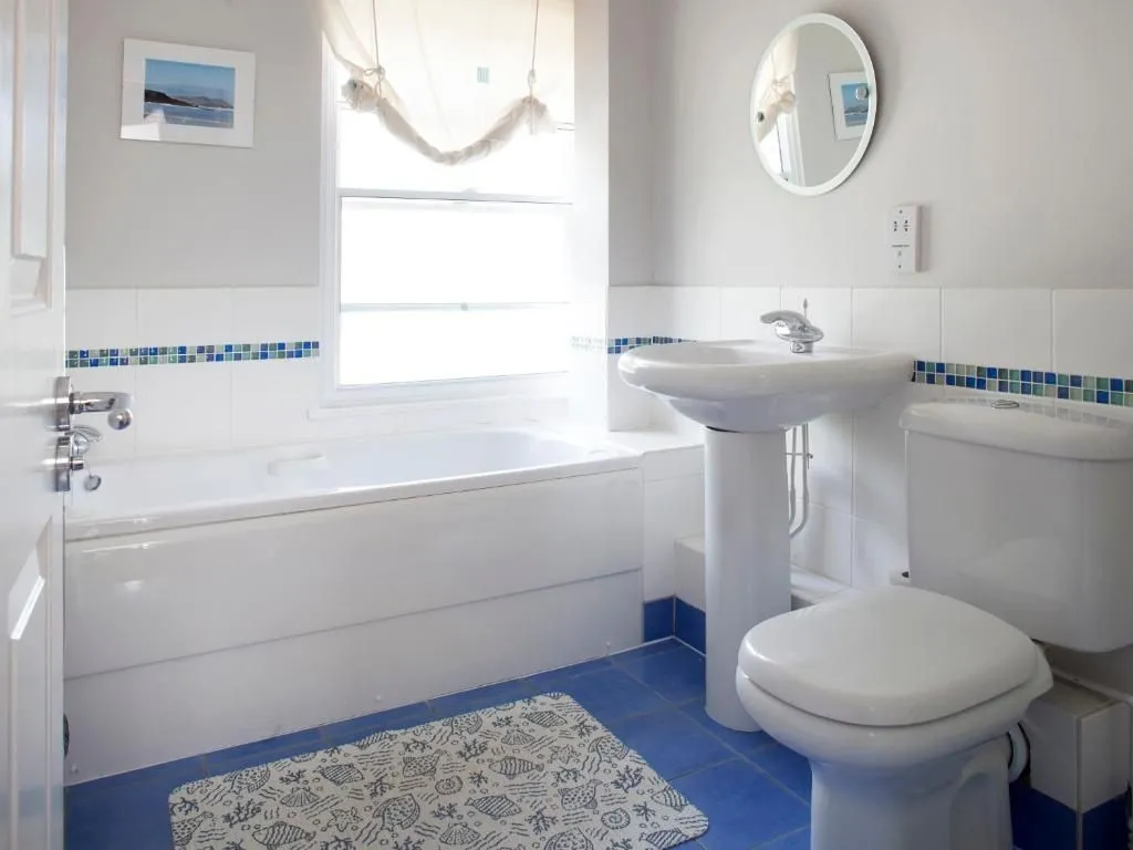 Lowenna Manor 4 photo 2