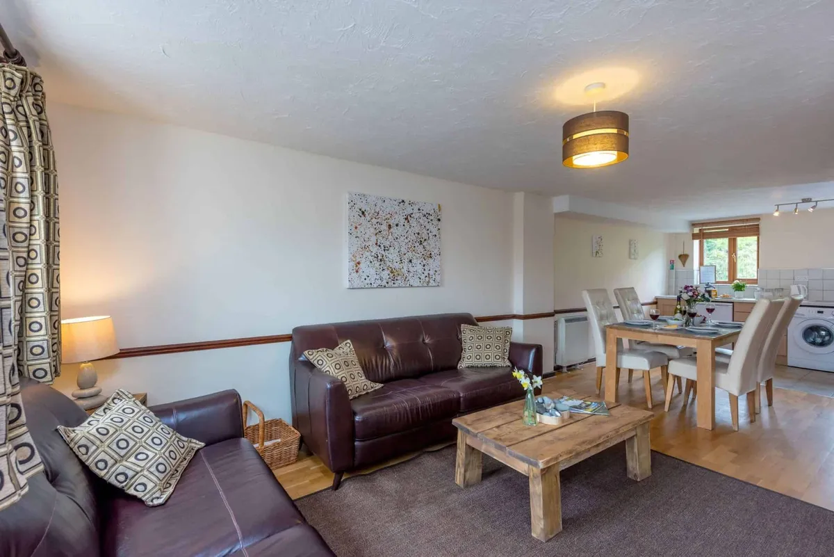 Nook Cottage, East Thorne photo 5